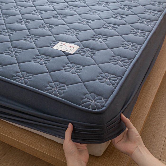 91家纺网 家纺一手货源 找家纺 米粒家纺 2023新款A类大豆纤维夹棉床笠系列 幸运花-深灰