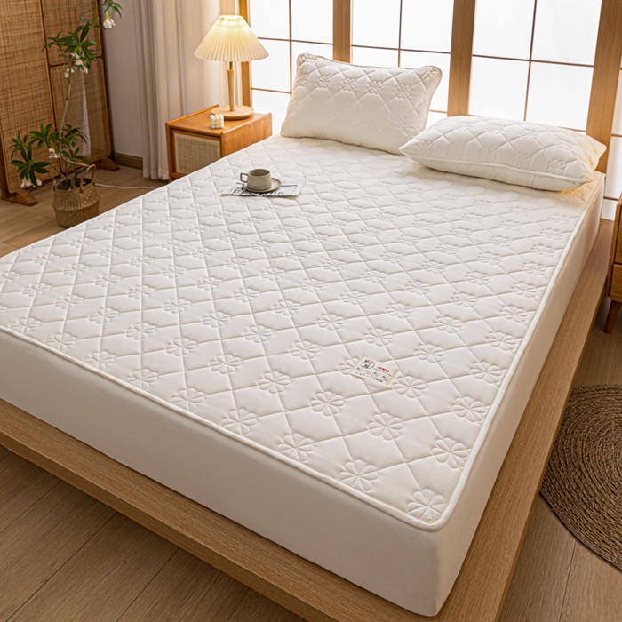 91家纺网 家纺一手货源 找家纺 米粒家纺 2023新款A类大豆纤维夹棉床笠系列 幸运花-白