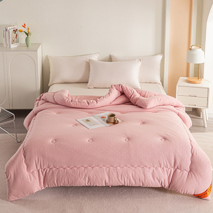 91家纺网 家纺一手货源 找家纺 佳居缘 2023新款火山绒大豆被 桃花粉