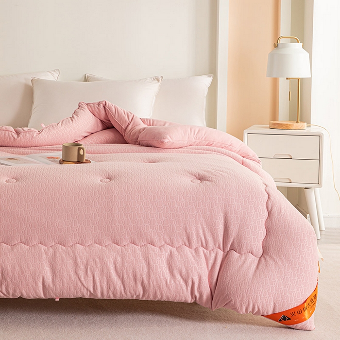 91家纺网 家纺一手货源 找家纺 佳居缘 2023新款火山绒大豆被 桃花粉