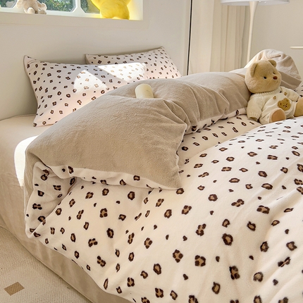 91家纺网 家纺一手货源 找家纺 （总）山茶家纺2023新款高克重印花牛奶绒四件套