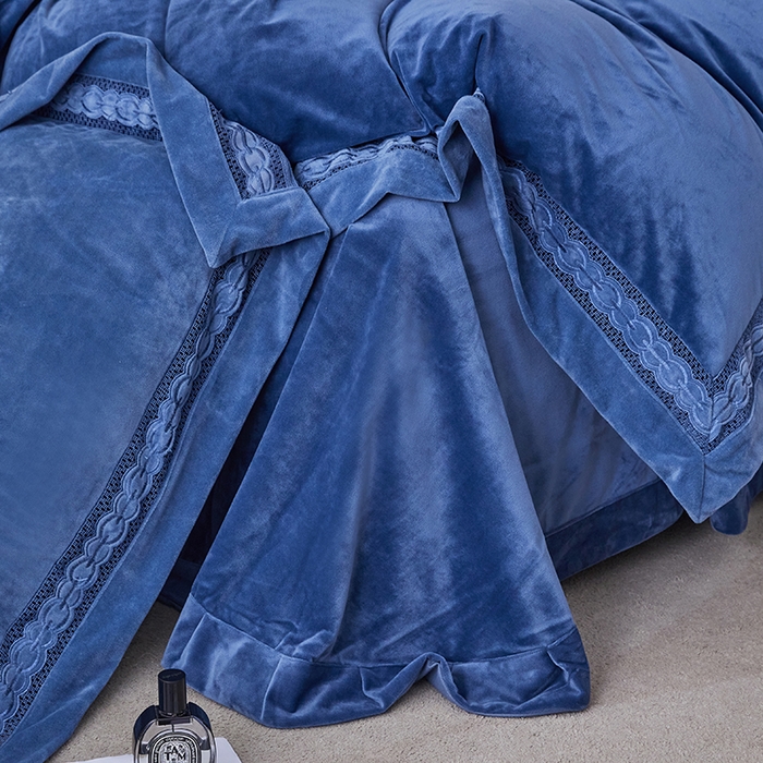 91家纺网 家纺一手货源 找家纺 榻尚2023新款婴肤绒镂空设计拼边工艺款四件套-佳梦系列 佳梦-蓝