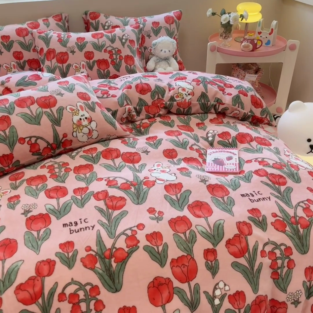 91家纺网 家纺一手货源 找家纺 沐辰 2023新款牛奶绒印花四件套 爱丽丝小兔