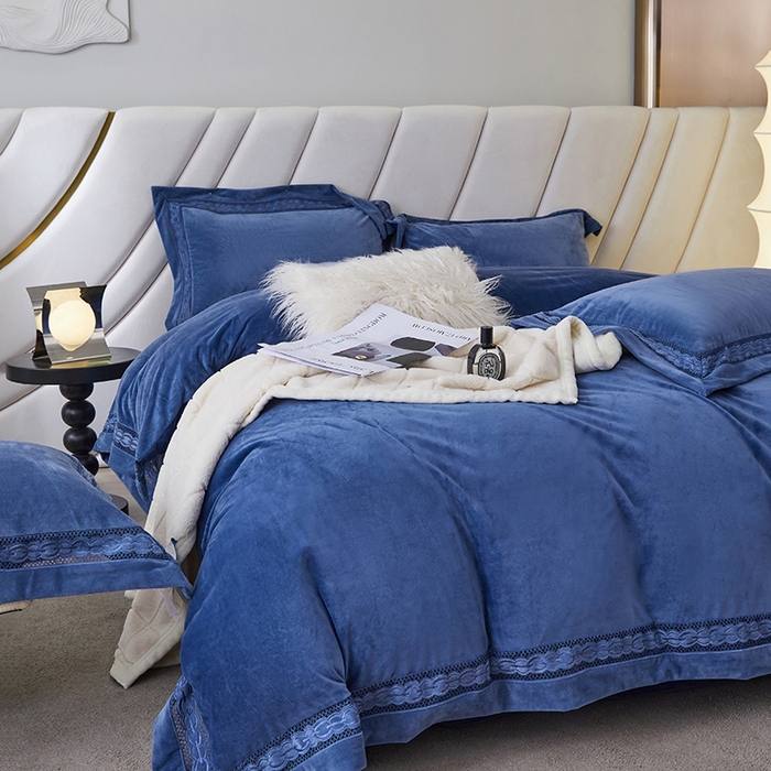 91家纺网 家纺一手货源 找家纺 榻尚2023新款婴肤绒镂空设计拼边工艺款四件套-佳梦系列 佳梦-蓝