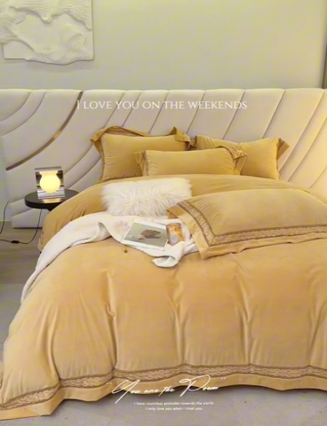 91家纺网 家纺一手货源 找家纺 榻尚 2023婴肤绒镂空设计拼边工艺款四件套--佳梦系列 佳梦-黄