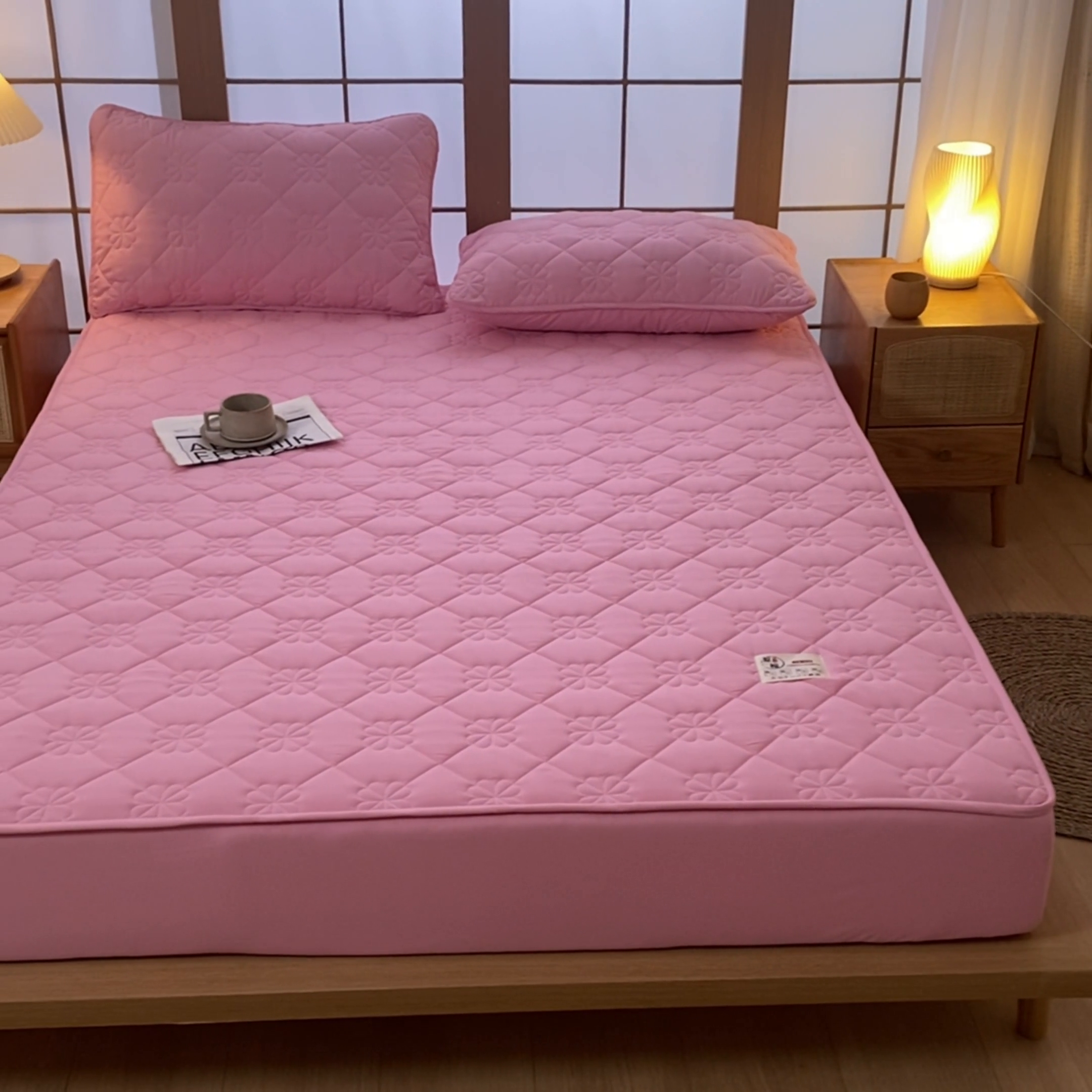 91家纺网 家纺一手货源 找家纺 米粒家纺 2023新款A类大豆纤维夹棉床笠系列 幸运花-粉