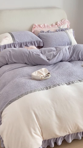 91家纺网 家纺一手货源 找家纺 胜权家纺   2023秋冬新款加厚牛奶绒5D雕花刺绣夹棉单床裙单件保暖床裙三件套四件套 香草紫