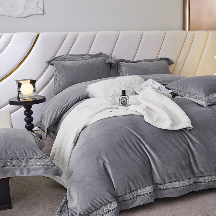 91家纺网 家纺一手货源 找家纺 榻尚 2023婴肤绒镂空设计拼边工艺款四件套-佳梦系列 佳梦-灰