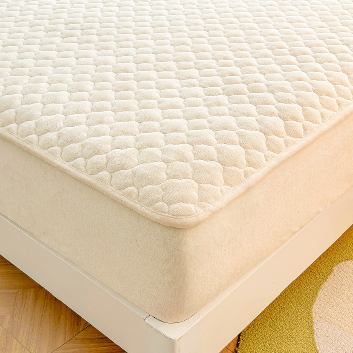 91家纺网 家纺一手货源 找家纺 梵朴 2023新款牛奶绒夹棉床笠 纯色-素雅白