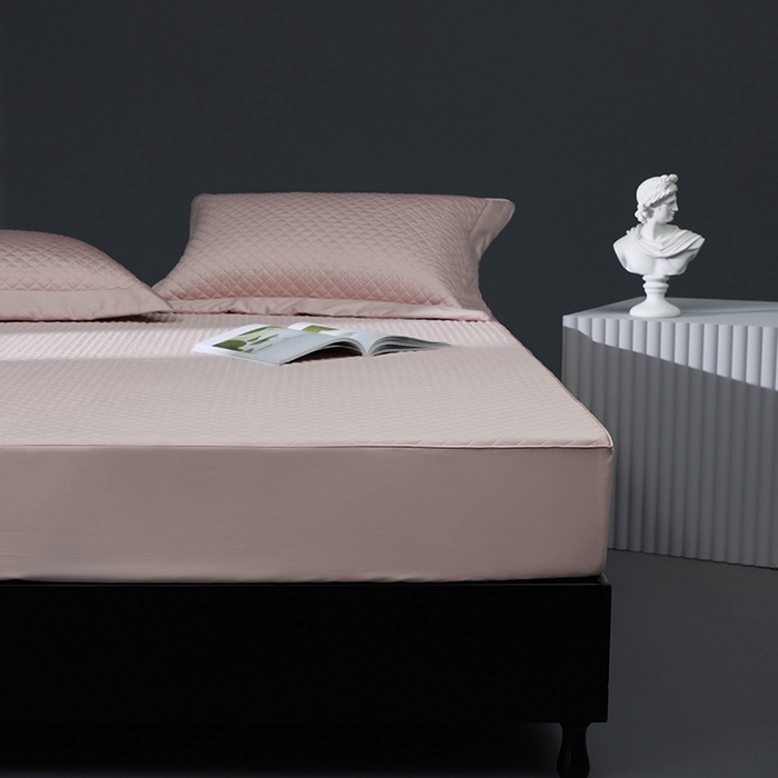 91家纺网 家纺一手货源 找家纺 缔缦 2023新款定织新布种S120系列夹棉床笠 微醺粉