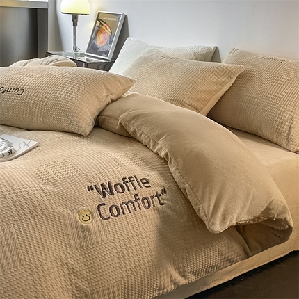 91家纺网 家纺一手货源 找家纺 （总）无界 2024新款B类牛奶绒雕花四件套-希蔓系列