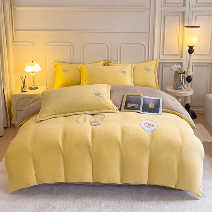 91家纺网 家纺一手货源 找家纺 总宜家坊 2023牛奶绒双拼小香风刺绣贴布绣四件套-戴安娜（含买家秀）