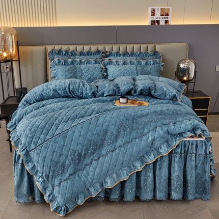 91家纺网 家纺一手货源 找家纺 （总）网红馆 2025新款可拆卸天鹅绒夹棉床裙四件套-城市魅影