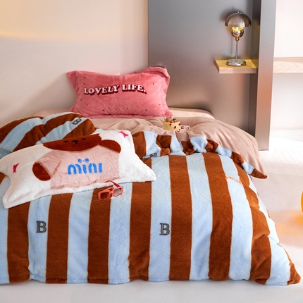 91家纺网 家纺一手货源 找家纺 （总）金奇达 2023新款牛奶绒兔毛绒多巴胺摸摸兔四件套