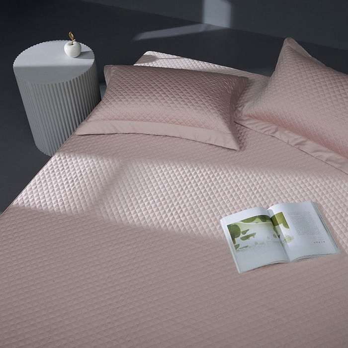 91家纺网 家纺一手货源 找家纺 缔缦 2023新款定织新布种S120系列夹棉床笠 微醺粉