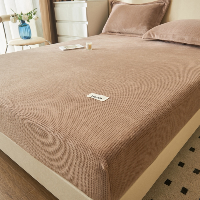 91家纺网 家纺一手货源 找家纺 吾诺 2023秋冬 华夫格牛奶绒毯子床单床笠单品系列-牛奶绒床笠 深驼色