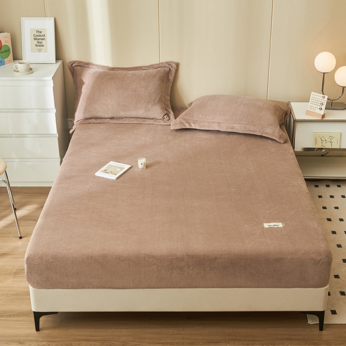 91家纺网 家纺一手货源 找家纺 吾诺 2023秋冬 华夫格牛奶绒毯子床单床笠单品系列-牛奶绒床笠 深驼色