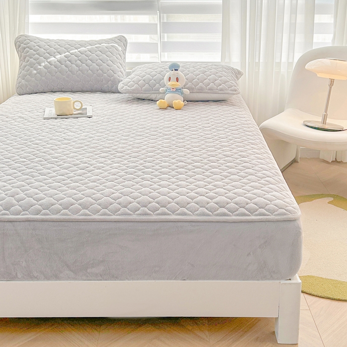 91家纺网 家纺一手货源 找家纺 梵朴 2023新款牛奶绒夹棉床笠 纯色-气质灰