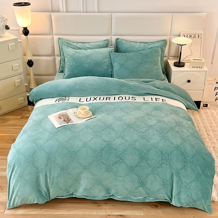 91家纺网 家纺一手货源 找家纺 绒兔兔 2023新款雕花烂花牛奶绒刺绣四件套 克洛伊系列 克洛伊-碧绿