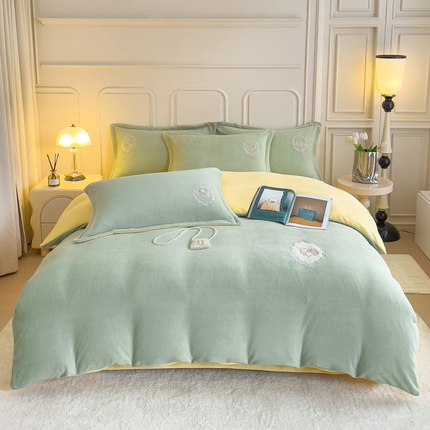 91家纺网 家纺一手货源 找家纺 总宜家坊 2023牛奶绒双拼小香风刺绣贴布绣四件套-戴安娜（含买家秀）