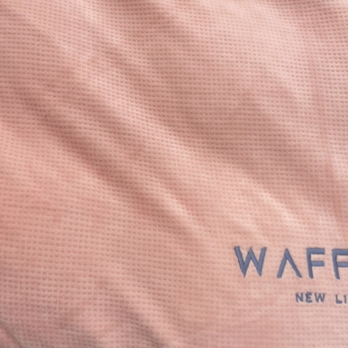 91家纺网 家纺一手货源 找家纺 吾诺 2023秋冬 贝壳边华夫格牛奶绒四件套-纯净版拍摄风格玉色-浅灰