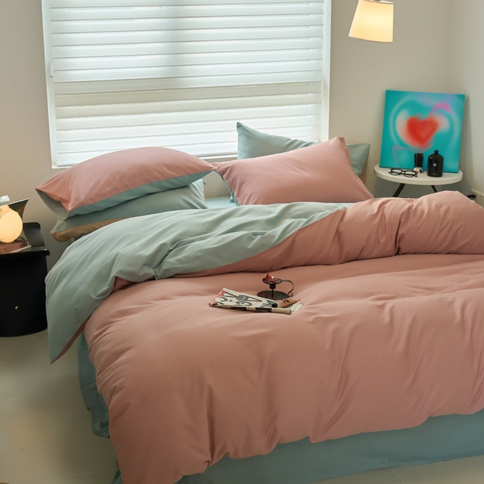 91家纺网 家纺一手货源 找家纺 沐白家居 2023火山小磨毛拼色基础款四件套 紫黛