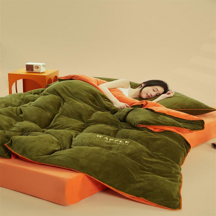 91家纺网 家纺一手货源 找家纺 吾诺2023秋冬贝壳边华夫格牛奶绒四件套-纯净版拍摄风格 橄榄绿-唐茶