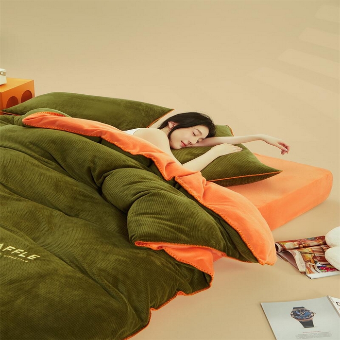 91家纺网 家纺一手货源 找家纺 吾诺2023秋冬贝壳边华夫格牛奶绒四件套-纯净版拍摄风格 橄榄绿-唐茶