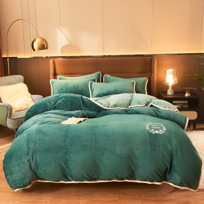 91家纺网 家纺一手货源 找家纺 吾诺家居 2023 菠萝格贝贝绒四件套 贝贝翡翠