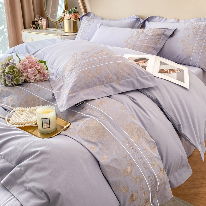 91家纺网 家纺一手货源 找家纺  2023新款A类母婴级加厚全棉磨毛四件套纯棉保暖床单轻奢风刺绣长绒棉纯色床上用品 莓蓝色