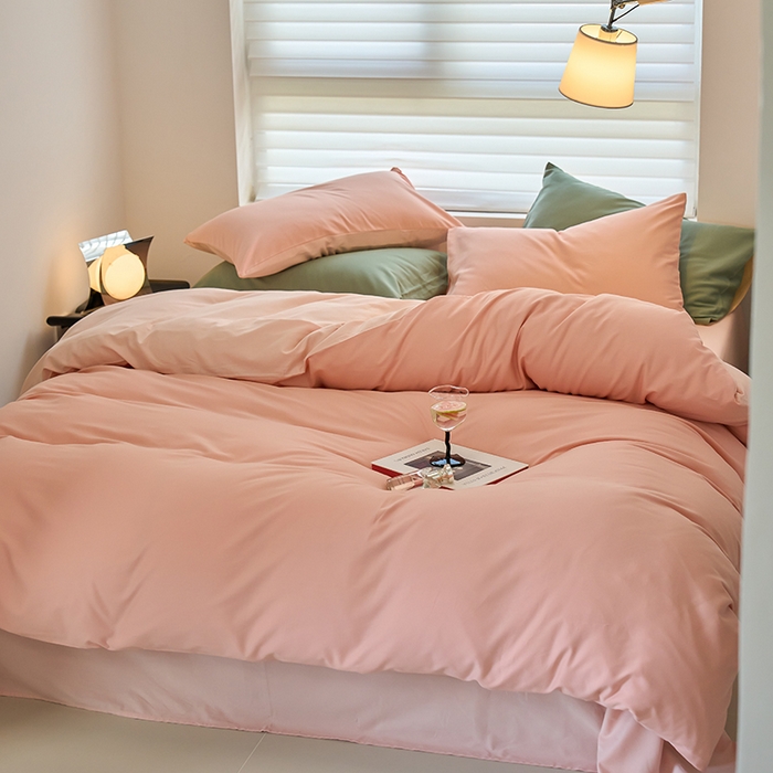 91家纺网 家纺一手货源 找家纺 沐白家居 2023火山小磨毛拼色基础款四件套 粉恋