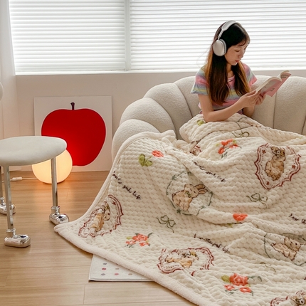 91家纺网 家纺一手货源 找家纺 顾里家纺 2023新款ins韩风∙豆豆绒奶油色羊羔毯 奶芙兔