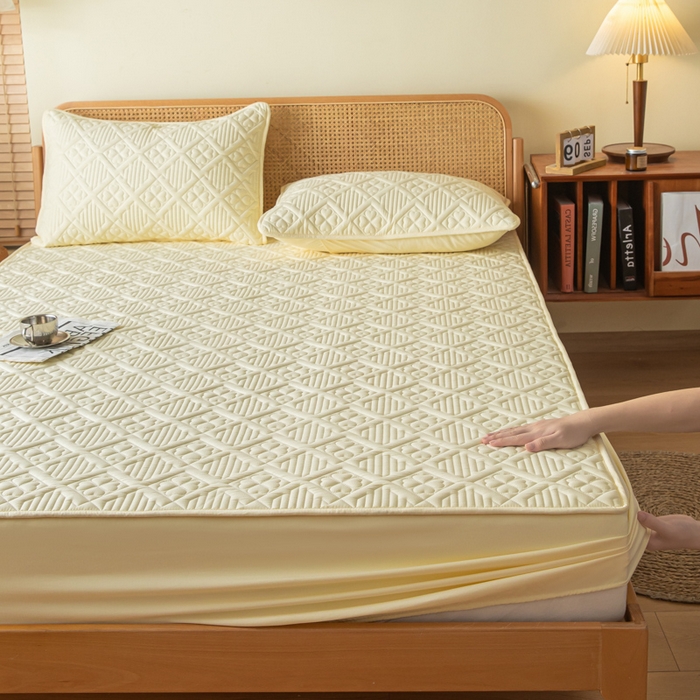 91家纺网 家纺一手货源 找家纺 吉祥家纺 2023新款水洗棉夹棉床笠 四叶草-黄