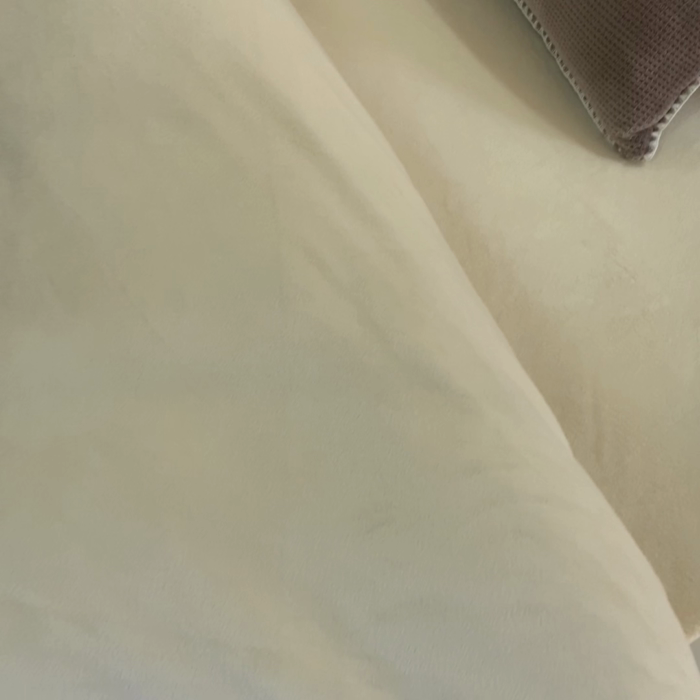 91家纺网 家纺一手货源 找家纺 吾诺 2023秋冬贝壳边华夫格牛奶绒四件套-纯净版拍摄风格深驼-奶昔白