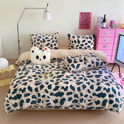 91家纺网 家纺一手货源 找家纺 （总）桃子家居 2023新款ins少女甜酷多巴胺粉墨加厚牛奶绒系列四件套