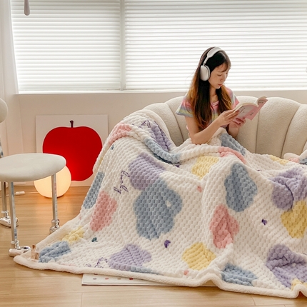 91家纺网 家纺一手货源 找家纺 顾里家纺 2023新款ins韩风∙豆豆绒奶油色羊羔毯 梦幻云朵