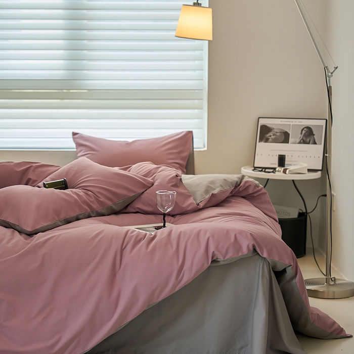 91家纺网 家纺一手货源 找家纺 沐白家居 2023火山小磨毛拼色基础款四件套 紫调