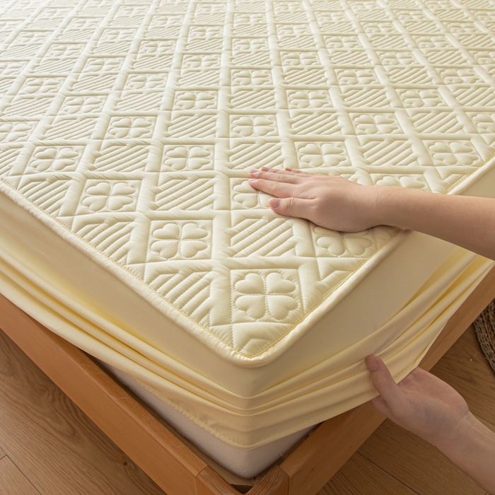 91家纺网 家纺一手货源 找家纺 吉祥家纺 2023新款水洗棉夹棉床笠 四叶草-黄