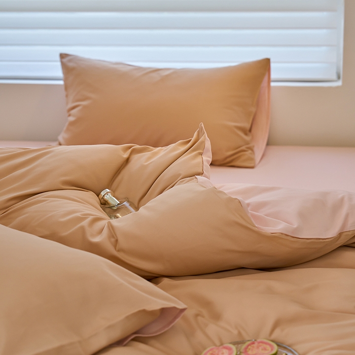 91家纺网 家纺一手货源 找家纺 沐白家居 2023火山小磨毛拼色基础款四件套 奶咖