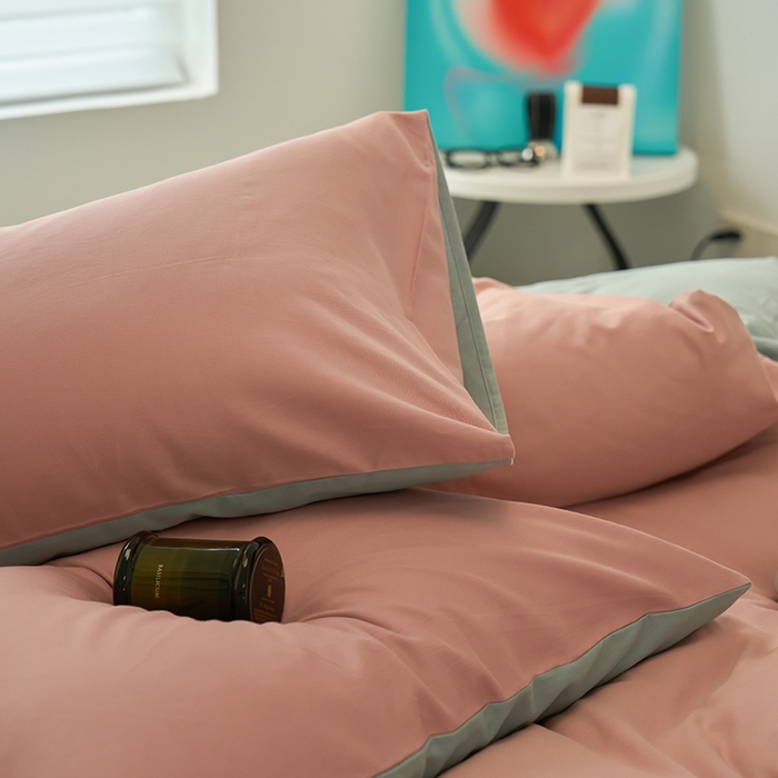 91家纺网 家纺一手货源 找家纺 沐白家居 2023火山小磨毛拼色基础款四件套 紫黛