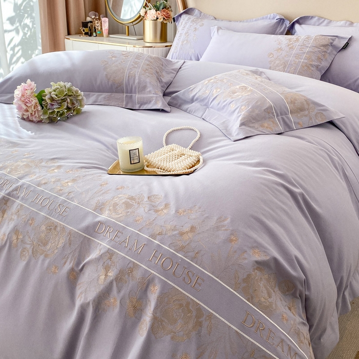 91家纺网 家纺一手货源 找家纺  2023新款A类母婴级加厚全棉磨毛四件套纯棉保暖床单轻奢风刺绣长绒棉纯色床上用品 莓蓝色