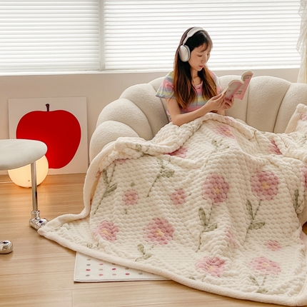 91家纺网 家纺一手货源 找家纺 顾里家纺 2023新款ins韩风∙豆豆绒奶油色羊羔毯 粉花