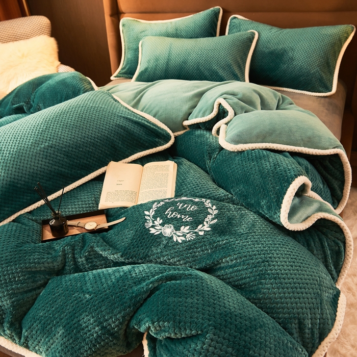 91家纺网 家纺一手货源 找家纺 吾诺家居 2023 菠萝格贝贝绒四件套 贝贝翡翠