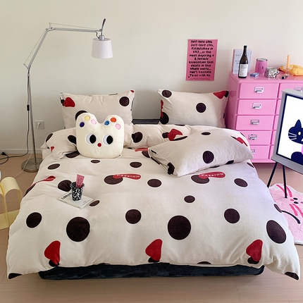 91家纺网 家纺一手货源 找家纺 （总）桃子家居 2023新款ins少女甜酷多巴胺粉墨加厚牛奶绒系列四件套