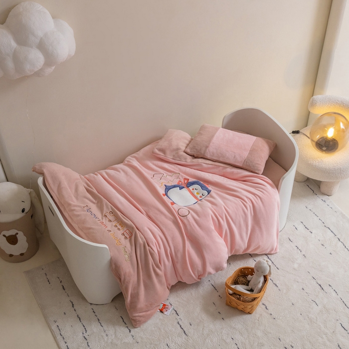 91家纺网 家纺一手货源 找家纺 （总）喜多兔儿童家纺 2023喜多兔牛奶绒活套被