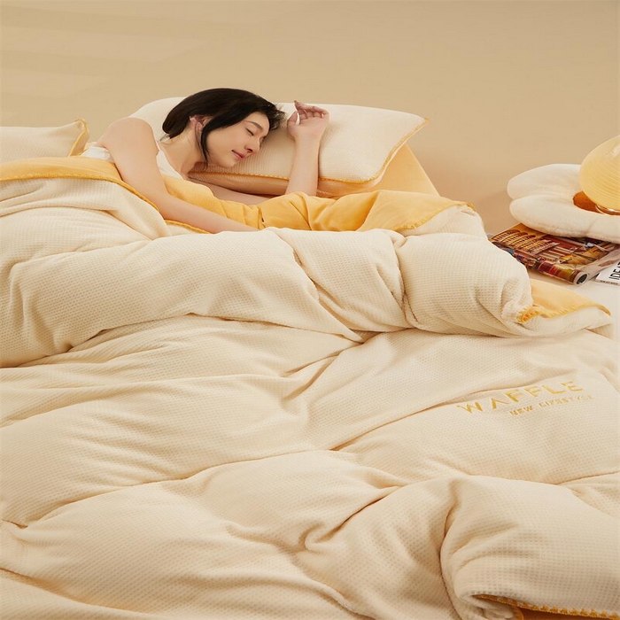 91家纺网 家纺一手货源 找家纺 （总）吾诺 2023秋冬 贝壳边华夫格牛奶绒四件套-纯净版拍摄风格