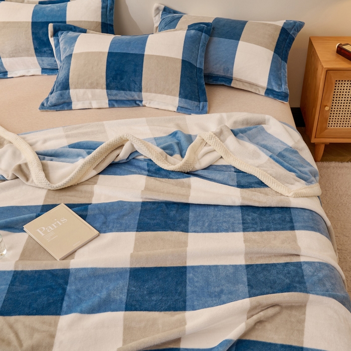 91家纺网 家纺一手货源 找家纺 吾诺 2023秋冬 双面加厚无印风双面牛奶绒毯子 法莱绒毛毯  咖蓝大格