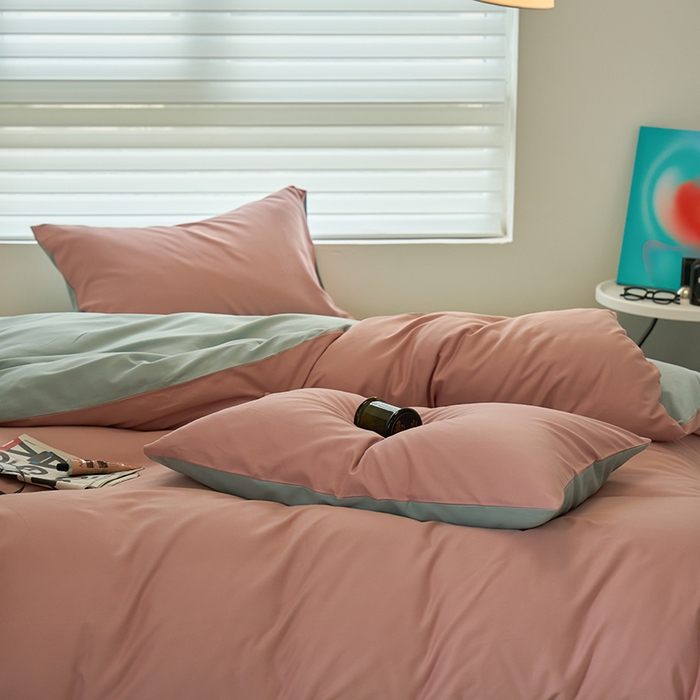 91家纺网 家纺一手货源 找家纺 沐白家居 2023火山小磨毛拼色基础款四件套 紫黛