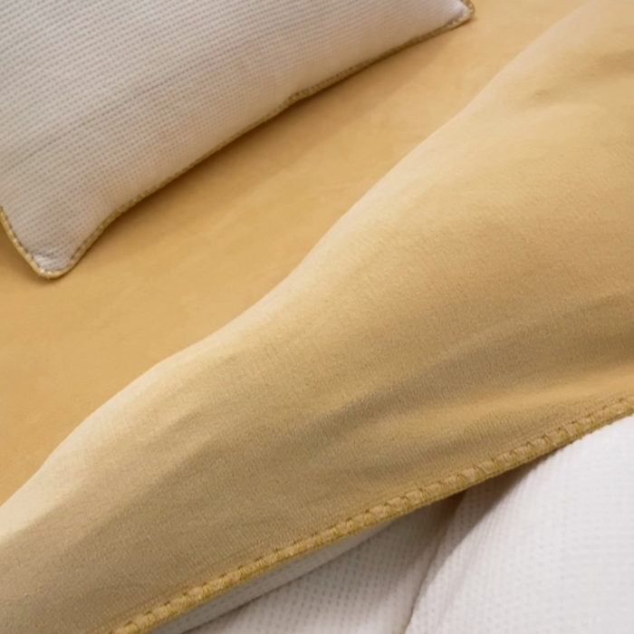 91家纺网 家纺一手货源 找家纺 吾诺2023秋冬贝壳边华夫格牛奶绒四件套-纯净版拍摄风格 茶杏色-奶黄