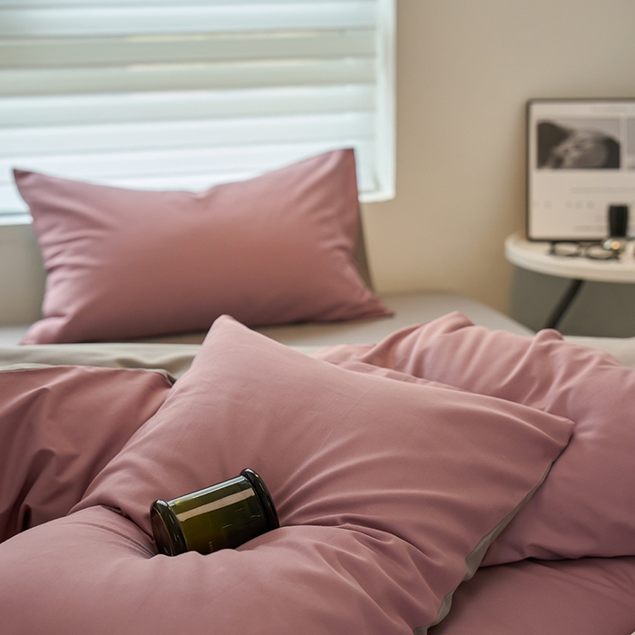 91家纺网 家纺一手货源 找家纺 沐白家居 2023火山小磨毛拼色基础款四件套 紫调